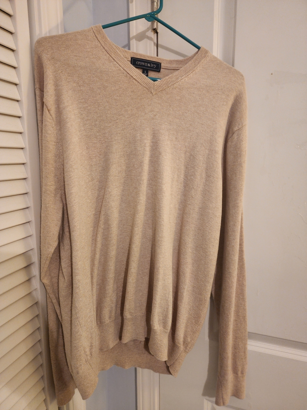 crown & ivy Men's V-Neck Sweater in Light Beige